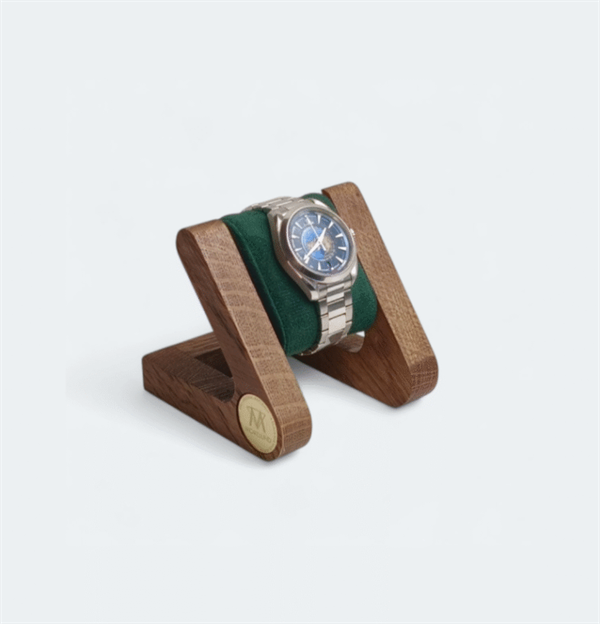 Watch stand i mørk egetræ - placer dit ur med stil -to farver pude